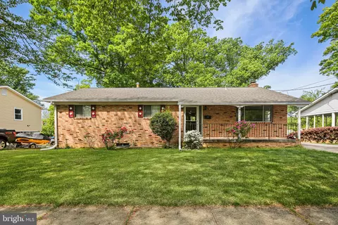 6310 Barrs Ln, Lanham, MD 20706