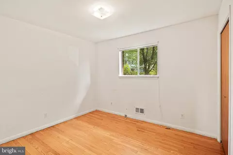 6310 Barrs Ln, Lanham, MD 20706 photo 17