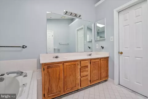 Bath - 15513 Ebbynside Ct, Bowie, MD 20716 photo 2 of 2