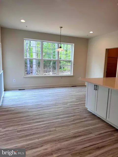 8702 Cedar Chase Dr, Clinton, MD 20735 photo 6