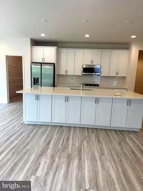 8702 Cedar Chase Dr, Clinton, MD 20735 photo 5