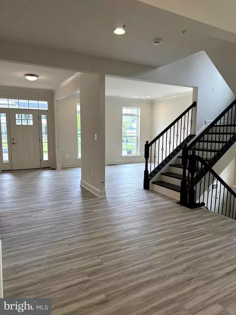 8702 Cedar Chase Dr, Clinton, MD 20735 photo 3