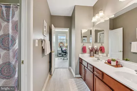 Entry Way - 7103 Solomons Ct, Brandywine, MD 20613 photo 8 of 11