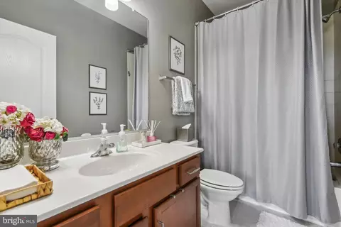 Bath - 7103 Solomons Ct, Brandywine, MD 20613 photo 3 of 3