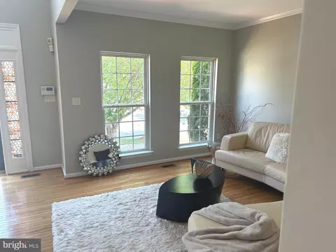 Living - 3203 Collins St, Clinton, MD 20735 photo 1 of 4