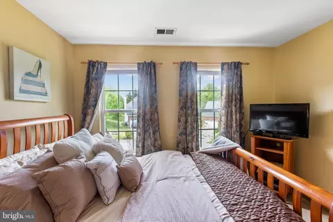 Bedroom - 3203 Collins St, Clinton, MD 20735 photo 2 of 5