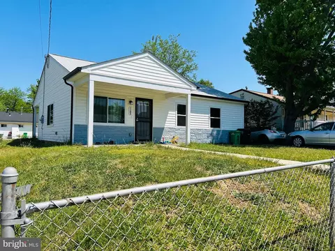 1102 Dumfries St, Oxon Hill, MD 20745 photo 2