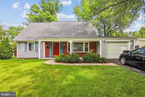 15910 Pointer Ridge Dr, Bowie, MD 20716