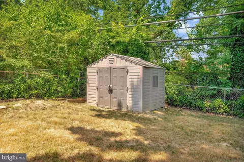 Exterior - 8610 Portsmouth Dr, Laurel, MD 20708 photo 3 of 4