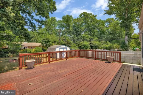 Exterior - 8610 Portsmouth Dr, Laurel, MD 20708 photo 2 of 4