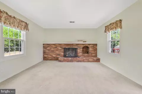 Living - 8610 Portsmouth Dr, Laurel, MD 20708 photo 8 of 8