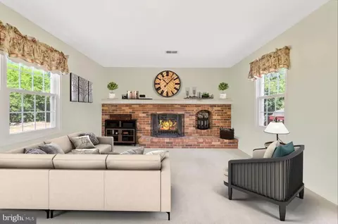 Living - 8610 Portsmouth Dr, Laurel, MD 20708 photo 1 of 8