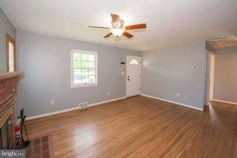 Living - 9424 Washington Blvd, Lanham, MD 20706 photo 1 of 5