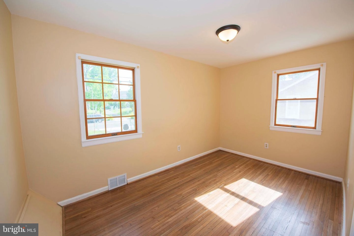 Bedroom - 9424 Washington Blvd, Lanham, MD 20706 photo 2 of 5