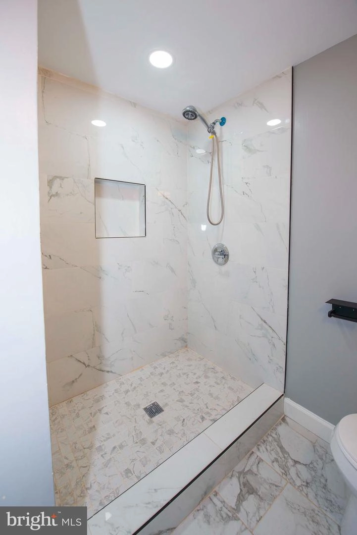 Bath - 9424 Washington Blvd, Lanham, MD 20706 photo 2 of 5