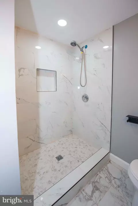Bath - 9424 Washington Blvd, Lanham, MD 20706 photo 2 of 5