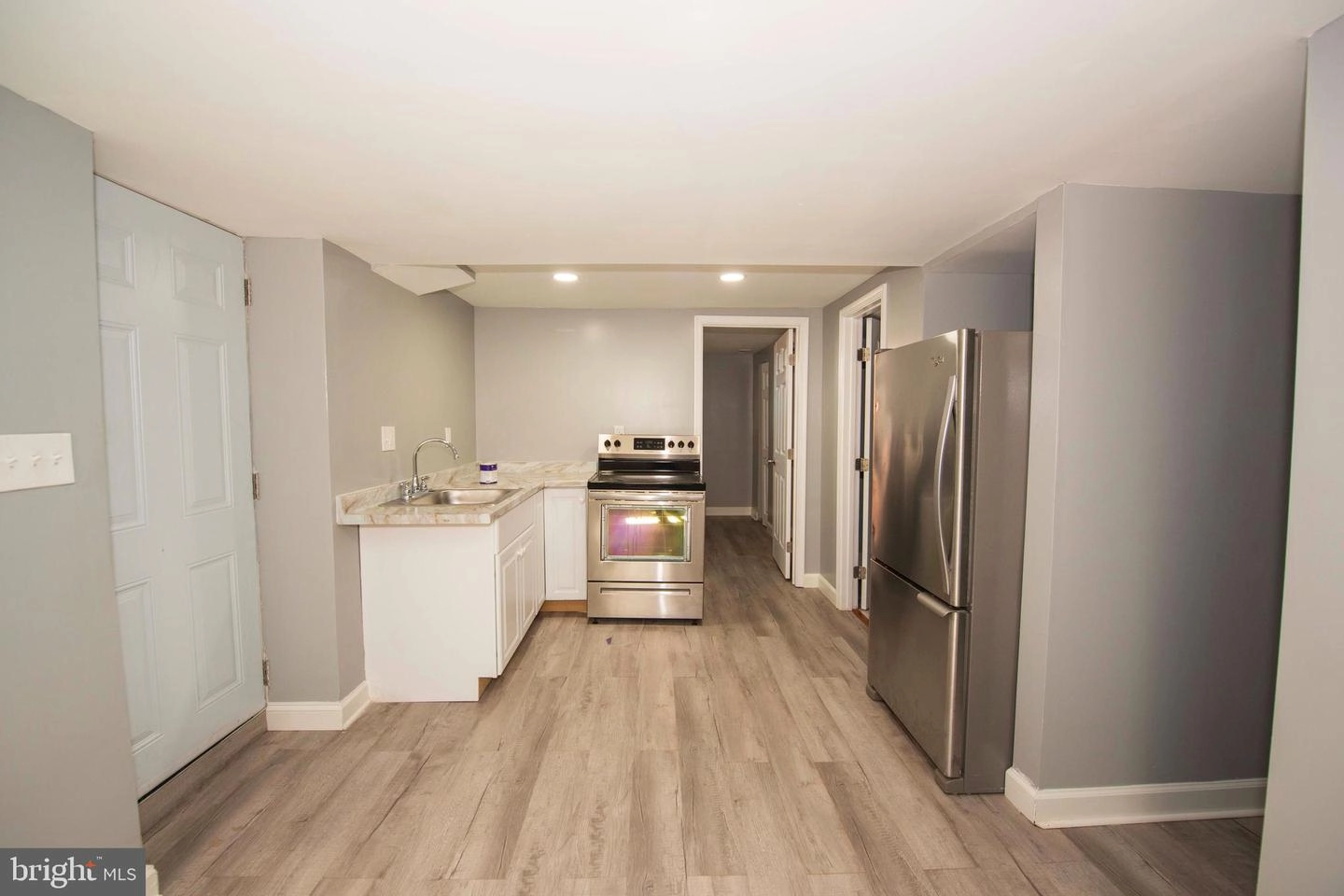 Entry Way - 9424 Washington Blvd, Lanham, MD 20706 photo 4 of 4