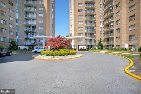 1836 Metzerott Rd #1814, Adelphi, MD 20783