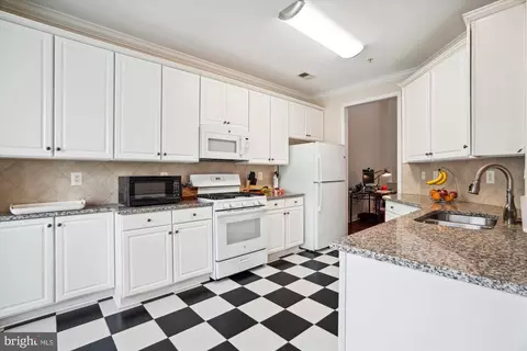 13112 Brooktree Ln, Laurel, MD 20707 photo 13
