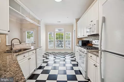 13112 Brooktree Ln, Laurel, MD 20707 photo 14