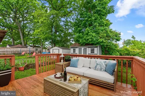 Exterior - 7308 Oliver St, Lanham, MD 20706 photo 5 of 10