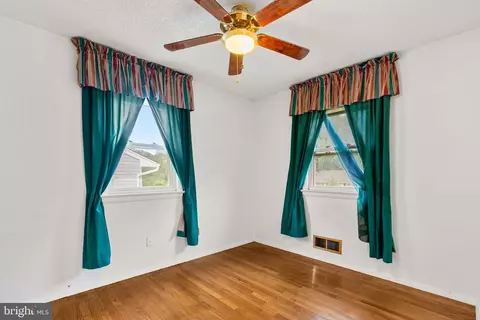 Bedroom - 7308 Oliver St, Lanham, MD 20706 photo 5 of 8