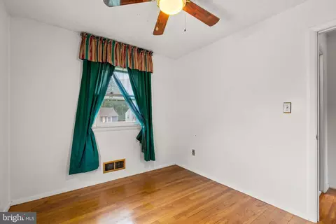 Bedroom - 7308 Oliver St, Lanham, MD 20706 photo 7 of 8
