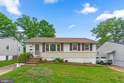 7308 Oliver St, Lanham, MD 20706