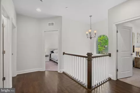 Entry Way - 608 Laurel Ave, Laurel, MD 20707 photo 6 of 9