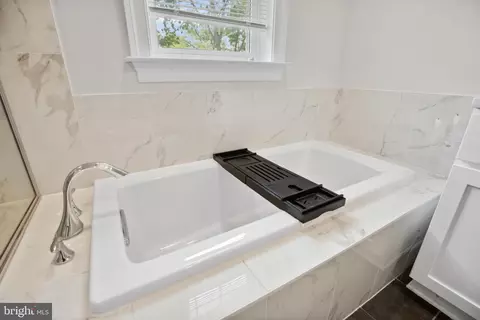 Bath - 608 Laurel Ave, Laurel, MD 20707 photo 2 of 5
