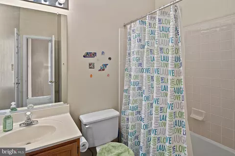 Bath - 823 Postwick Pl, Bowie, MD 20716 photo 2 of 3