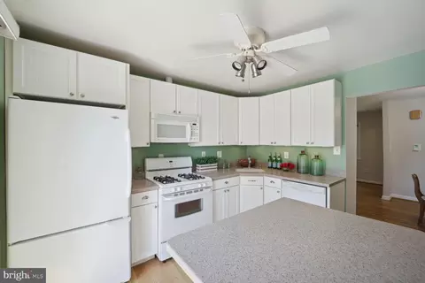 6409 Sandy St, Laurel, MD 20707 photo 10