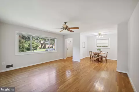6409 Sandy St, Laurel, MD 20707 photo 8