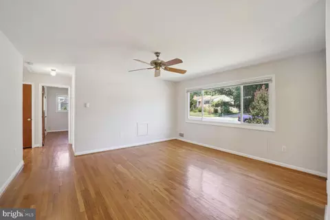 6409 Sandy St, Laurel, MD 20707 photo 7
