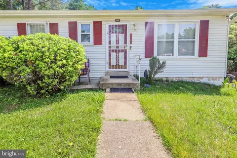 5203 Croton Pl, Riverdale, MD 20737