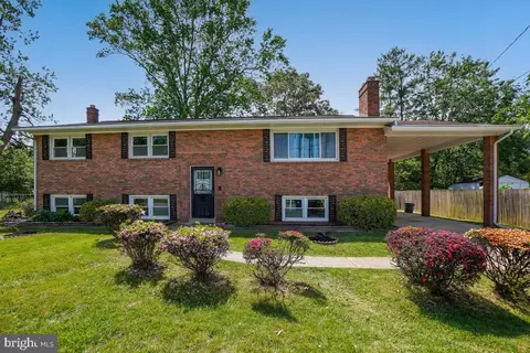 7021 Karen Anne Dr, Temple Hills, MD 20748