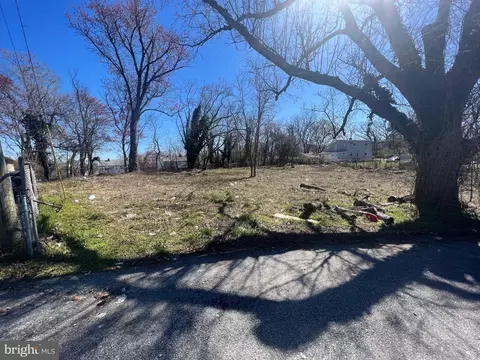 4503 Deer Park Dr, Temple Hills, MD 20748