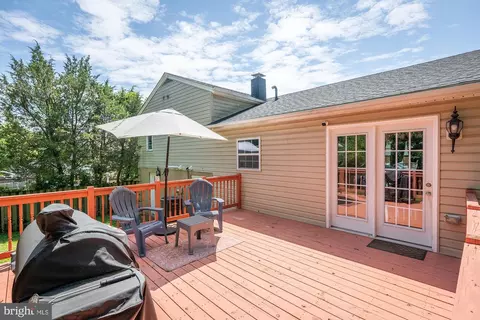 Exterior - 6413 98th Ave, Lanham, MD 20706 photo 4 of 7