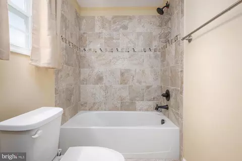 Bath - 6413 98th Ave, Lanham, MD 20706 photo 3 of 4