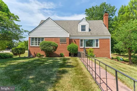 200 Careybrook Ln, Oxon Hill, MD 20745