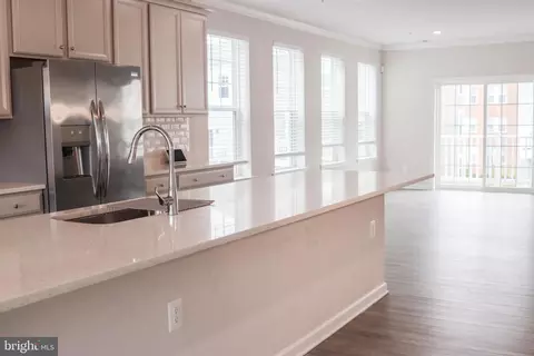 2712 Duvall Ridge Rd #417, Hyattsville, MD 20785