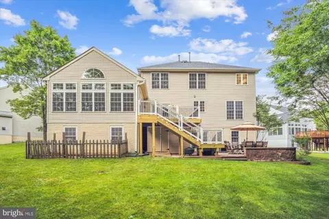 Exterior - 10003 Lawrence Pond Ct, Laurel, MD 20708 photo 2 of 10