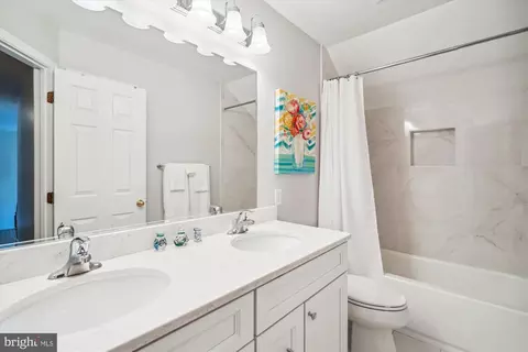Bath - 10003 Lawrence Pond Ct, Laurel, MD 20708 photo 2 of 2