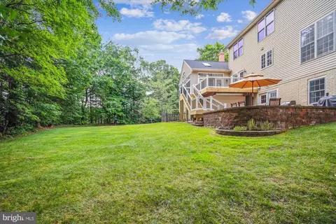 Exterior - 10003 Lawrence Pond Ct, Laurel, MD 20708 photo 6 of 10