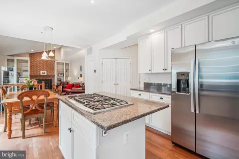Kitchen - 10003 Lawrence Pond Ct, Laurel, MD 20708 photo 2 of 2