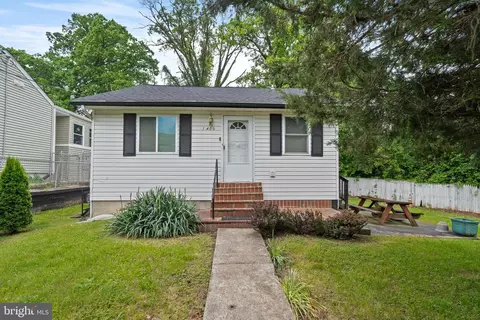 1400 Dunbar Oaks Dr, Capitol Heights, MD 20743