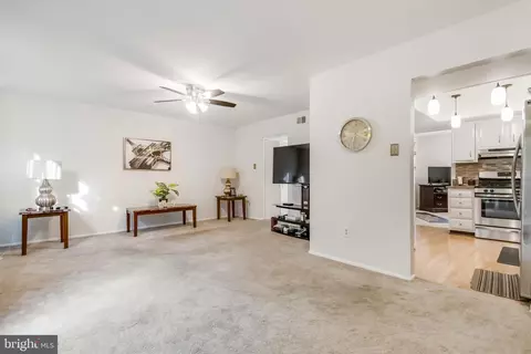 12141 Dove Cir, Laurel, MD 20708 photo 10