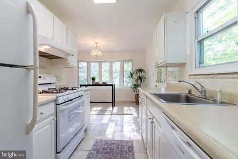 6509 Edgerton Dr, Lanham, MD 20706 photo 9