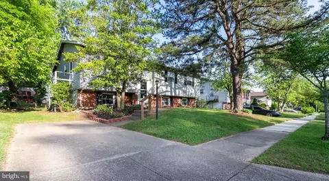 6509 Edgerton Dr, Lanham, MD 20706 photo 2