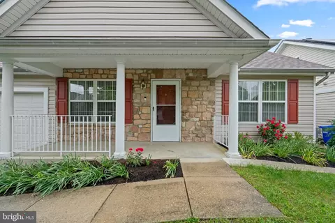 Exterior - 7406 Berryleaf Dr, Laurel, MD 20707 photo 2 of 5